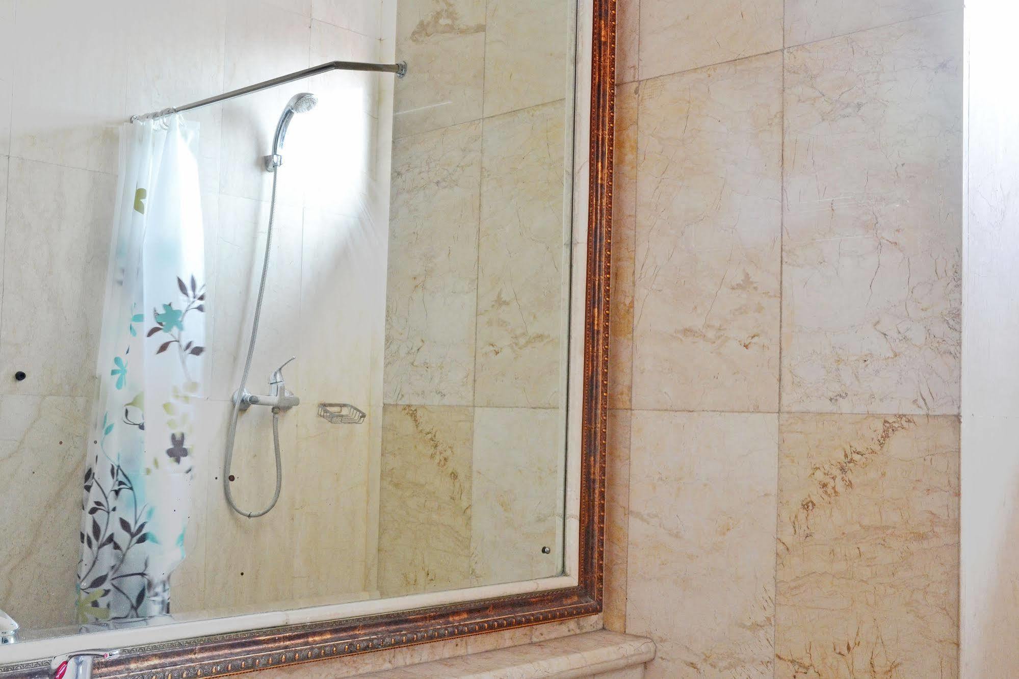 Zen Rooms Sultan Iskandar Muda Surabaya Dış mekan fotoğraf