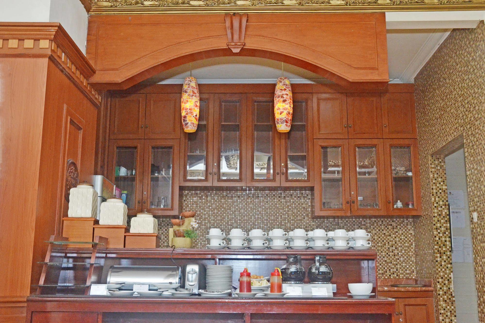 Zen Rooms Sultan Iskandar Muda Surabaya Dış mekan fotoğraf